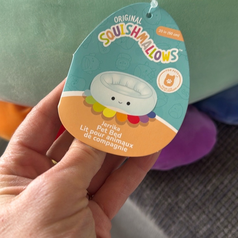 Squishmallows rainbow pet bed - SOLD OUT SIZE - Picture 3 of 3
